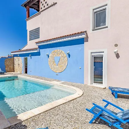 Holiday Home Pomer 08 Ferienhaus *